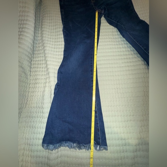 Risen Full Size High Rise Frayed Hem Flare Jeans. Size Jr 9. Dark blue. EUC - Picture 11 of 15